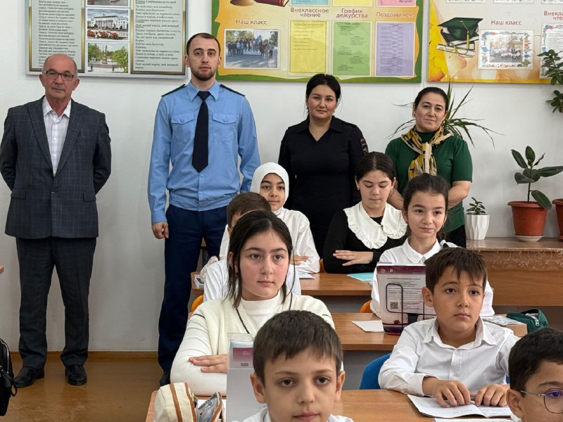 В Бабаюртовском районе состоялась встреча старшего помощника прокурора с учащимися.