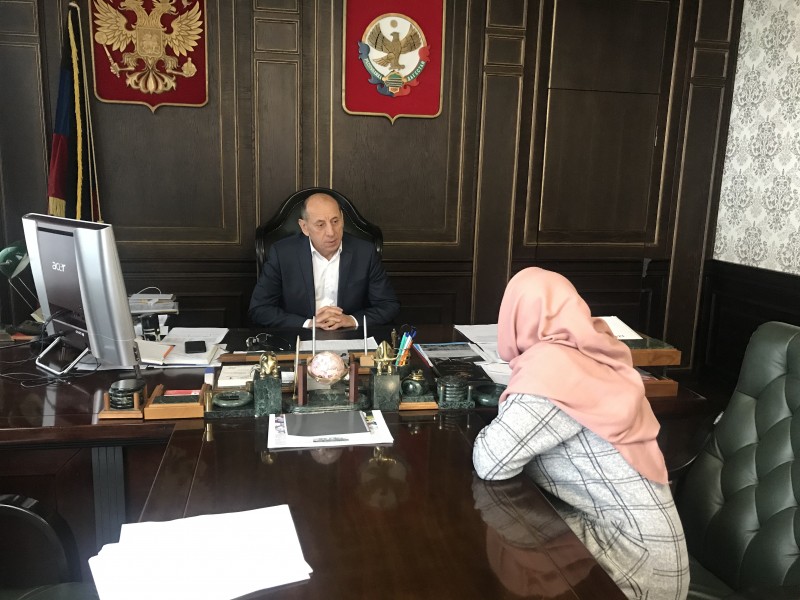 Исполняющий обязанности главы Бабаюртовского района Даниял Исламов провел личный прием граждан.