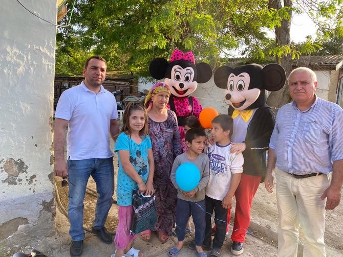 В Бабаюртовском районе более 150 детей получили сладости и подарки в День защиты детей.