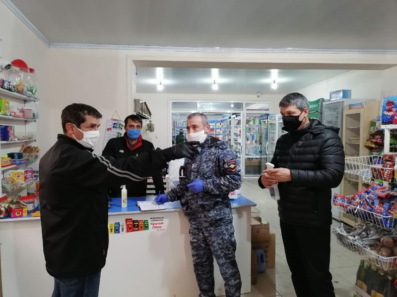В Бабаюртовском районе члены оперативного штаба проводят рейды.