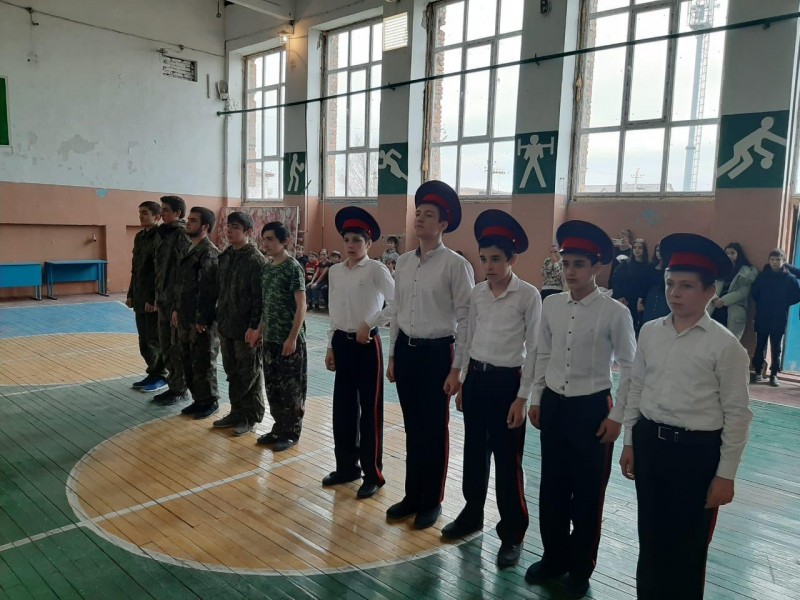 В Бабаюртовском районе прошла военно-спортивная эстафета «А ну-ка парни!».