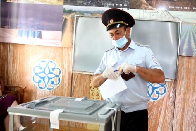 В Бабаюртовском районе продолжается голосование по поправкам в Конституцию страны.