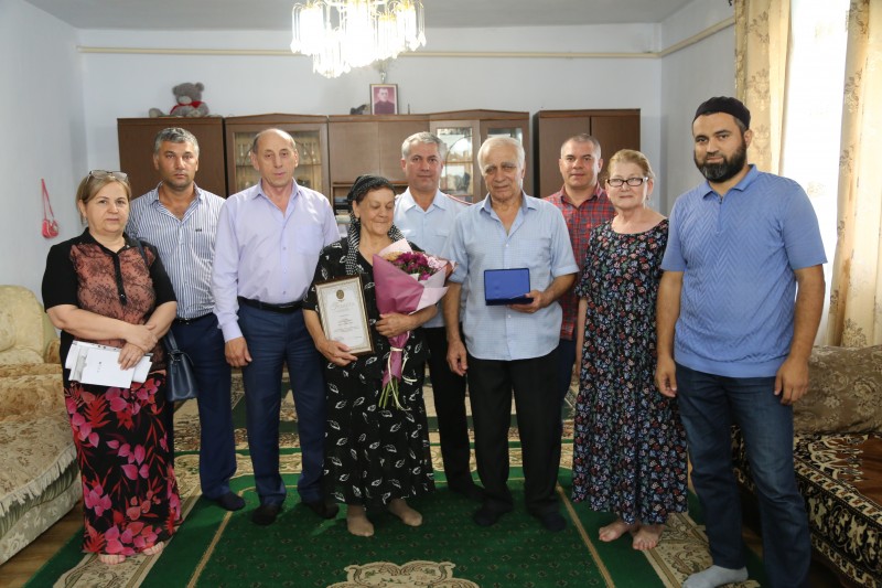 Три супружеские пары Бабаюртовского района награждены медалью «За любовь и верность».