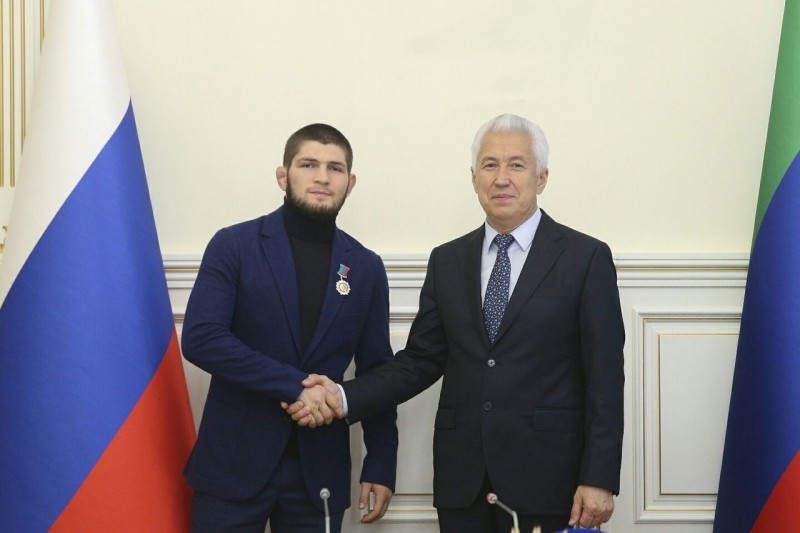 Глава РД Владимир Васильев поздравил дагестанцев с победой Хабиба Нурмагомедова в Абу-Даби.
